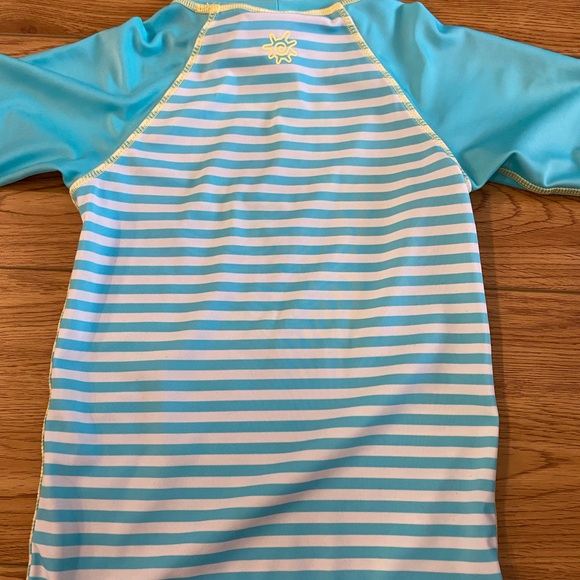 UV SKINZ Sun and Swim Shirt Size 5 - Picture 2 of 5